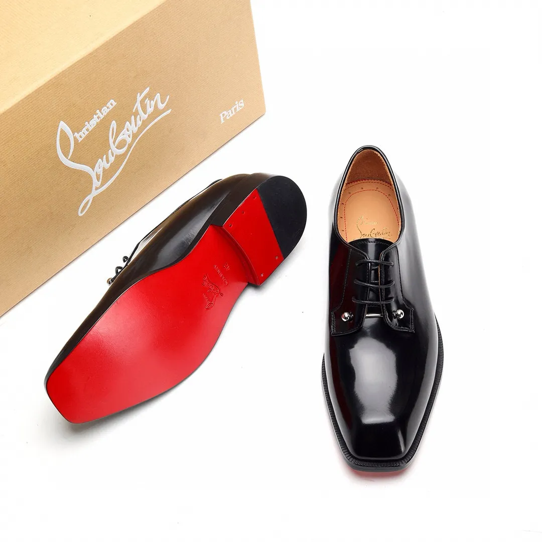 Batch 1,080 yuan 💰••New real shots••CL～High-end men’s 👔casual•loafers with red soles! ••🆑Genuine and top-quality goods from original orders ••✅💯 Purchase goods from top-quality original orders! Original imported patterned cowhide ➕Imported cowhide lining ➕Cowhide feet ➕Original leather outsole~🉑️Feel free to compare the authentic ones! Size: 38-44 (45.46.47 can be customized)